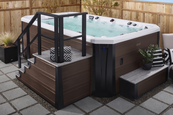 V150 Swim Spa Treppe